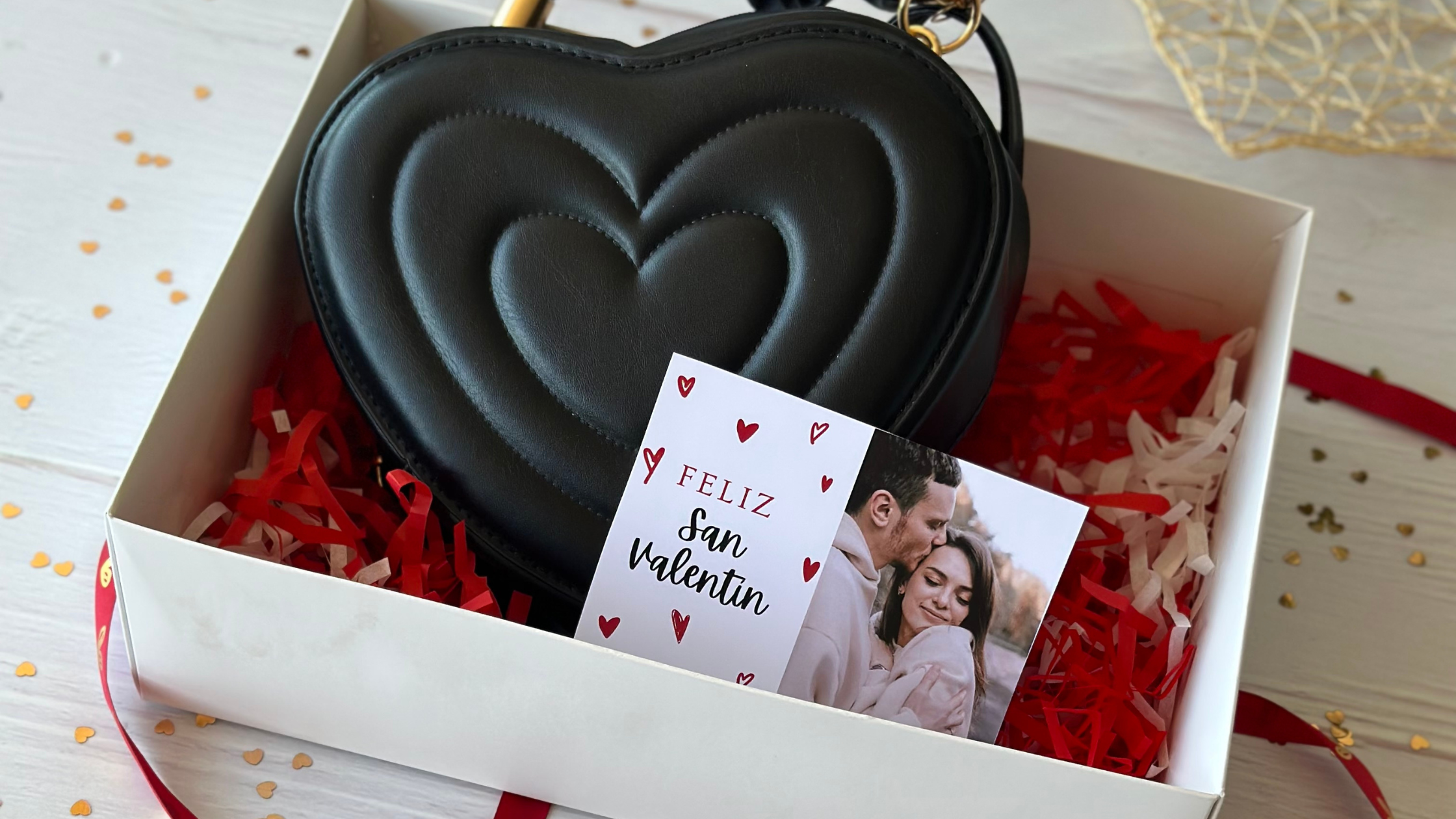Regalo corazón y chocolates, ideal para enamorados y día de San valentin