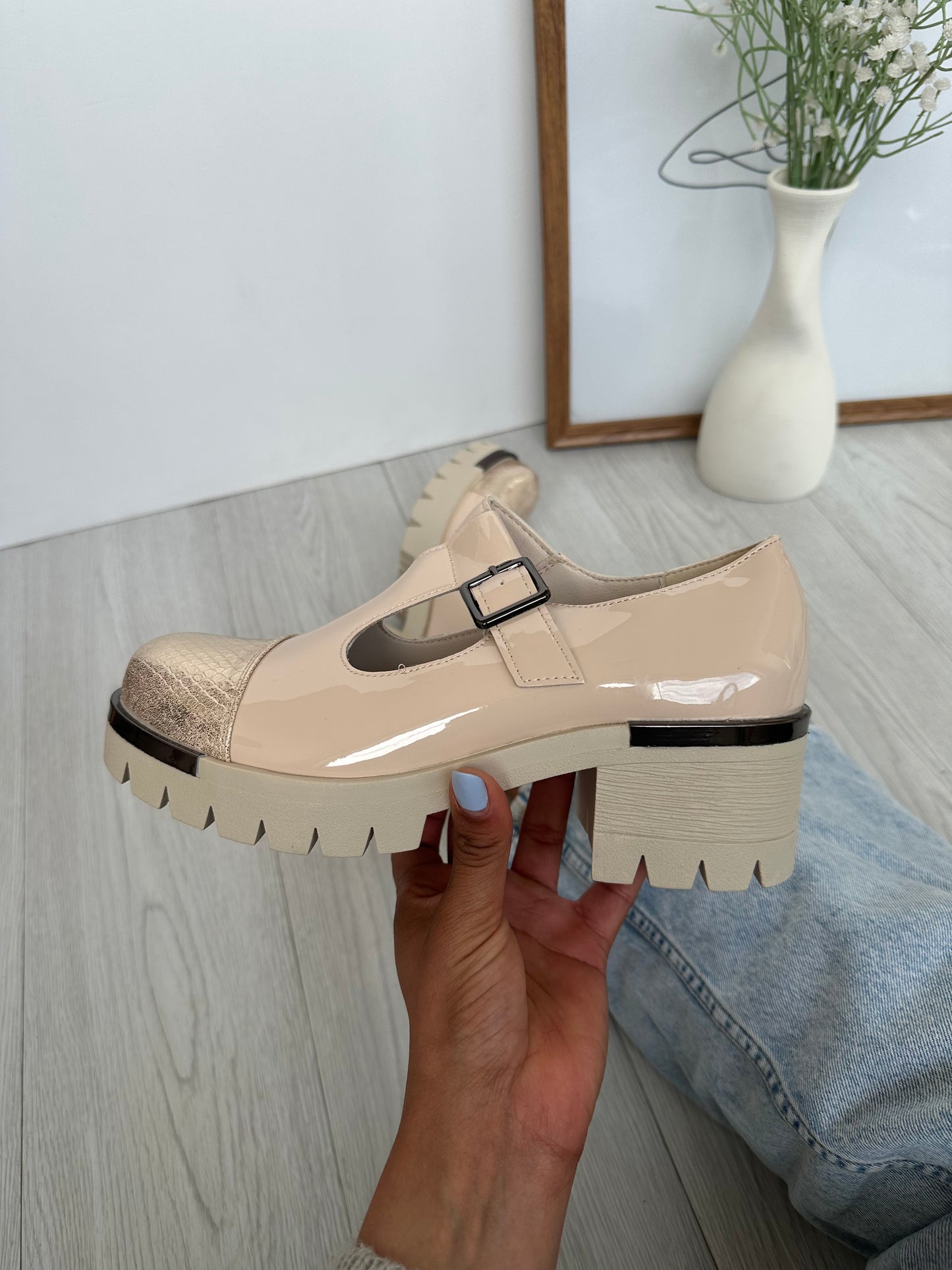 Zapatos Romina Crema